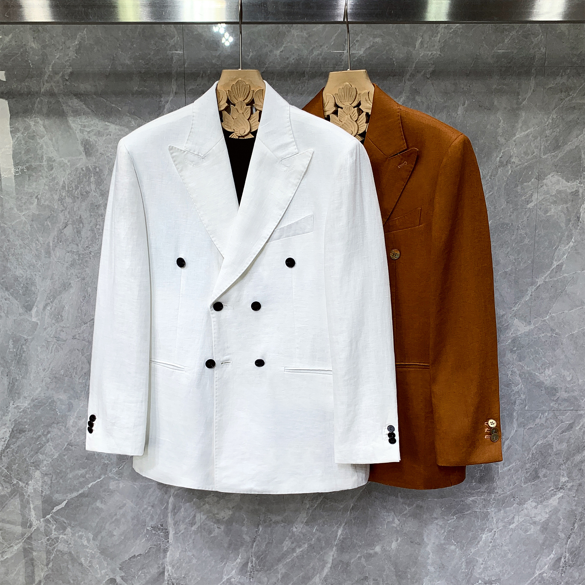 戗驳领双排扣白色亚麻西装外套