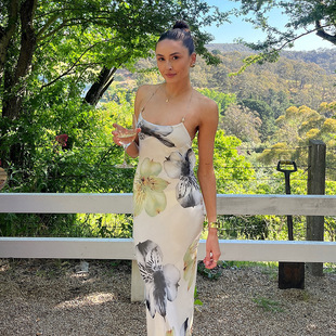 Outfitgirl温柔风大花朵花卉印花挂脖露背连衣裙派对度假海边长裙