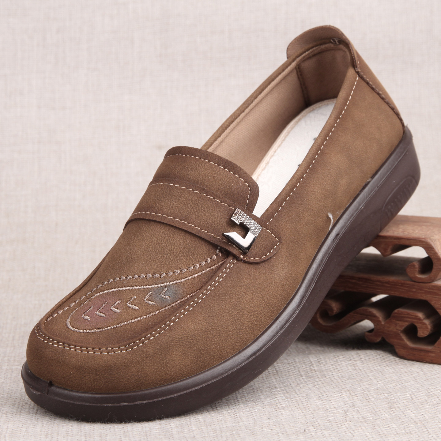 春季老北京布鞋女休闲鞋一脚蹬软底舒适平底妈妈鞋老人鞋透气单鞋,女鞋,传统布鞋,淘宝优惠券,粉丝福利购,淘宝优惠卷