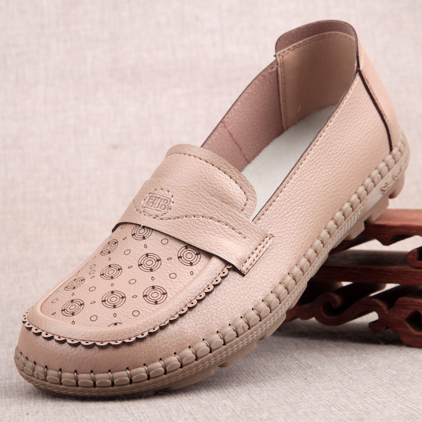 2026年春季老北京女软底豆豆鞋休闲浅口单鞋平底妈妈鞋舒适一脚蹬,女鞋,传统布鞋,淘宝优惠券,粉丝福利购,淘宝优惠卷