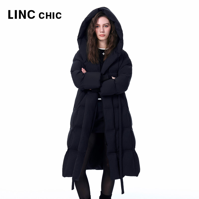 LINCCHIC金羽杰2025年冬季新款大衣感围裹式连帽长款羽绒服女8261