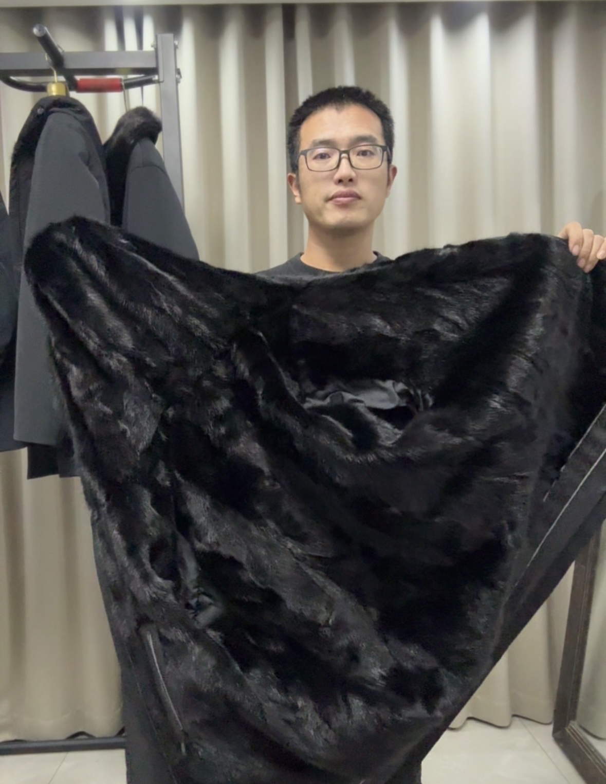 2025新款皮草外套短款年轻时尚百搭显瘦皮毛一体