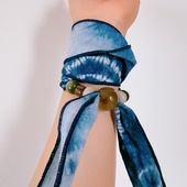 一澈原创设计春季 非遗手工植物蓝染串珠领巾发带头巾手环飘带围巾