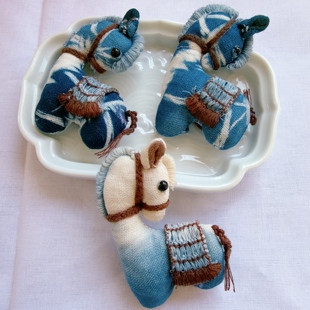 一澈扎染原创设计手工植物染非遗蓝染文艺玩偶马布艺挂件diy胸针