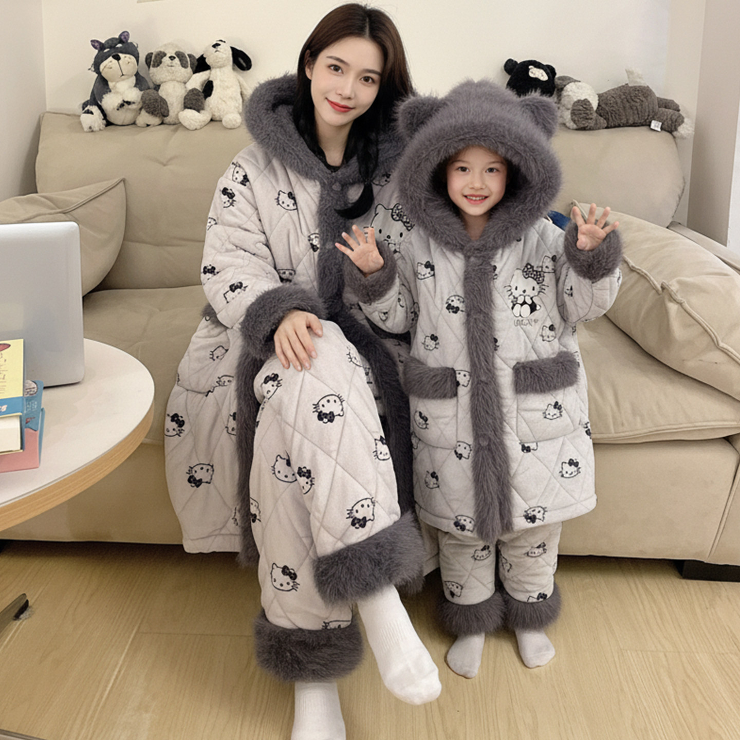 KT猫母女睡衣亲子装冬季加厚三层夹棉女孩中大童珊瑚绒家居服套装