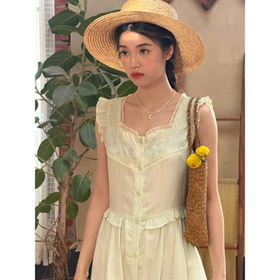 七与珍珠 茉莉奶绿 水绿色文艺温柔方领刺绣长款连衣裙