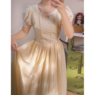 七与珍珠《奶油慕斯》淡黄色宫廷法式长款大裙摆优雅刺绣连衣裙