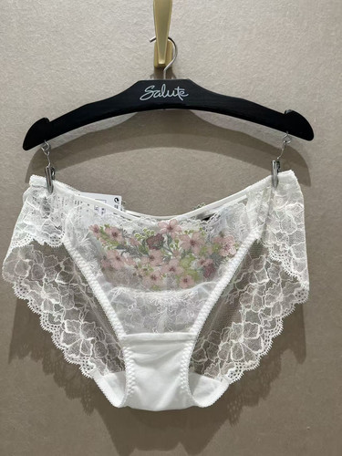 Salute莎露特春夏LP31C5 浪漫花朵性感全蕾丝中低腰三角女内裤780