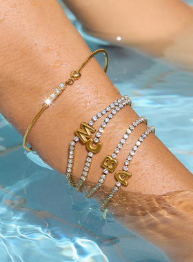 独特设计ins风不锈钢带钻字母手链轻奢首饰不掉色钛钢饰品女