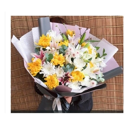 南昌东湖区青山路中山路八一广场省府胜利路鲜花店速递白事花圈菊