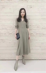 现货 立体剪裁帕廖加真丝印花V领连衣裙 GD款