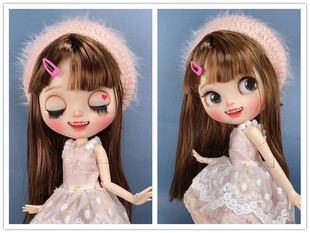 深棕中长发 笑嘴加排牙舌头 手绘爱心眼皮配粉木马裙毛线帽 定金