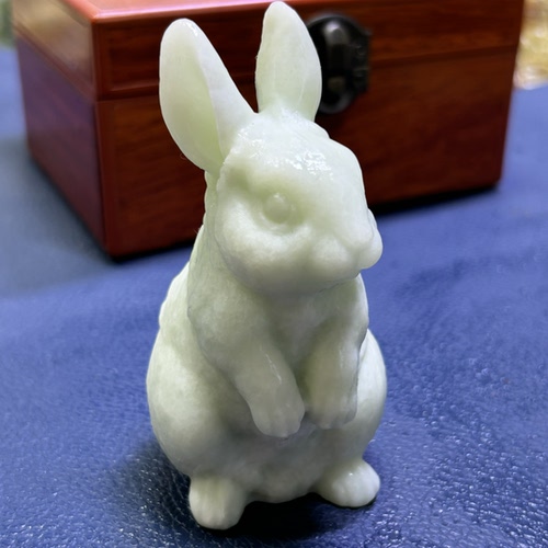 天然岫玉奶油蓝色小兔子摆件玉兔呈祥45.3-91.3-45.2mm手工雕刻