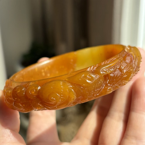 天然岫玉辽阳花玉红糖金沙九尾狐女士雕刻手镯62.5口径正品包邮