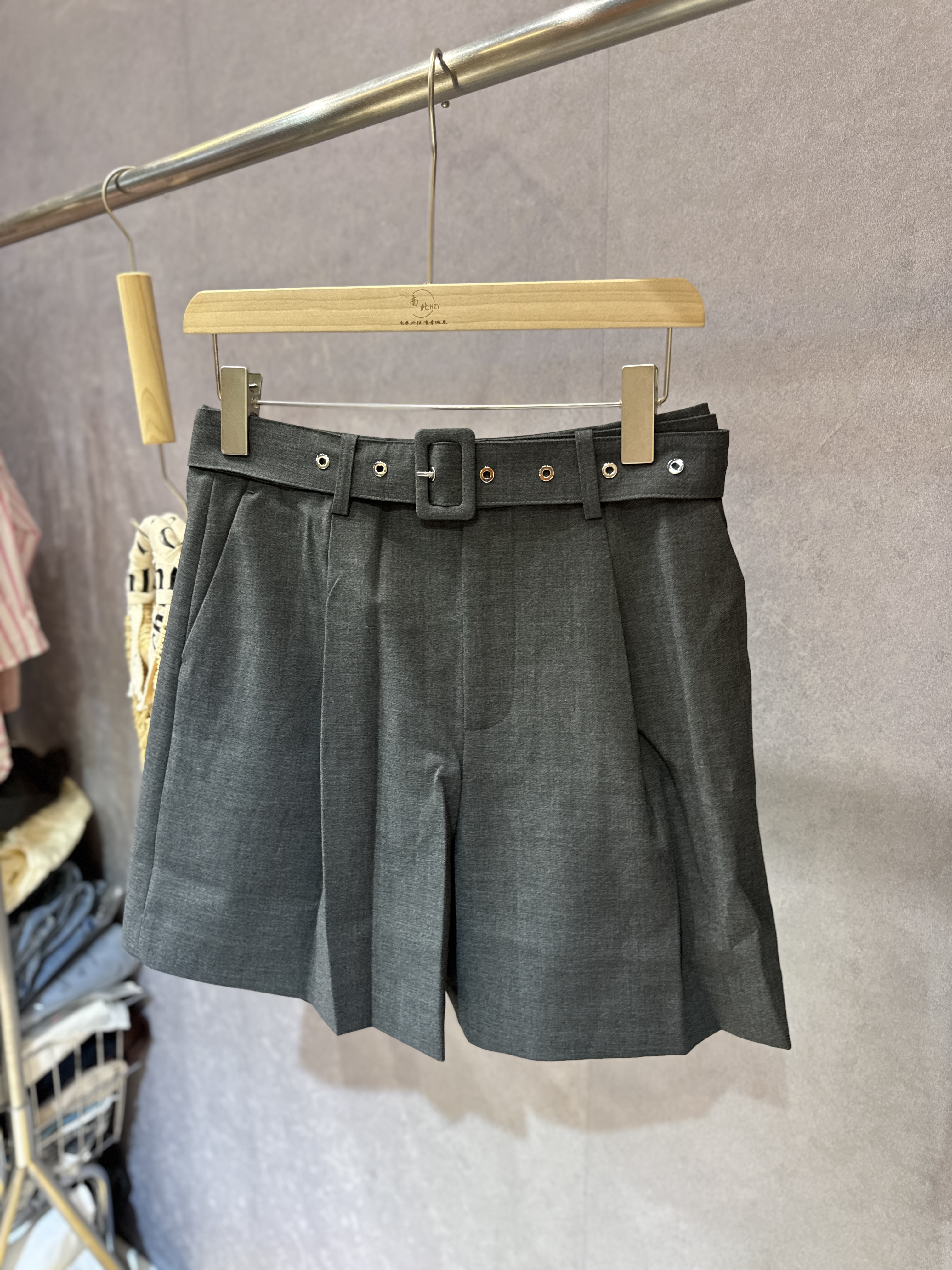 KA●2025秋季新 西装短裤女高腰显瘦宽松直筒休闲百搭阔腿裤1761