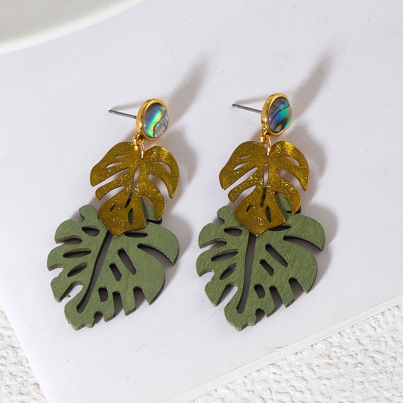 原创设计 欧美饰品 树叶形木头绿色时尚鲍鱼贝个性夸张复古耳钉女