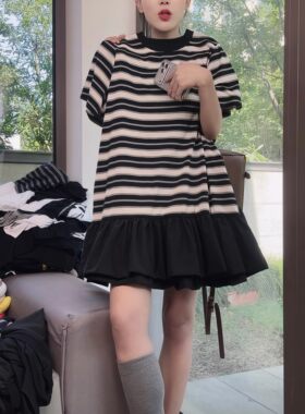 【送运费险】黑米条纹花边短袖女