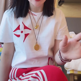 T恤女2025夏季 红色幸运草撞色贴布绣短袖 新休闲百搭显瘦圆领上衣