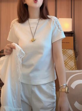【送运费险】镂空肩膀蕾丝短袖