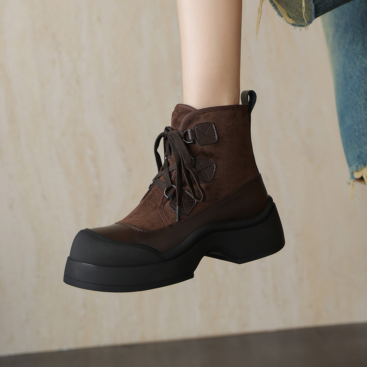 5.5cm复古显瘦厚底增高马丁靴女