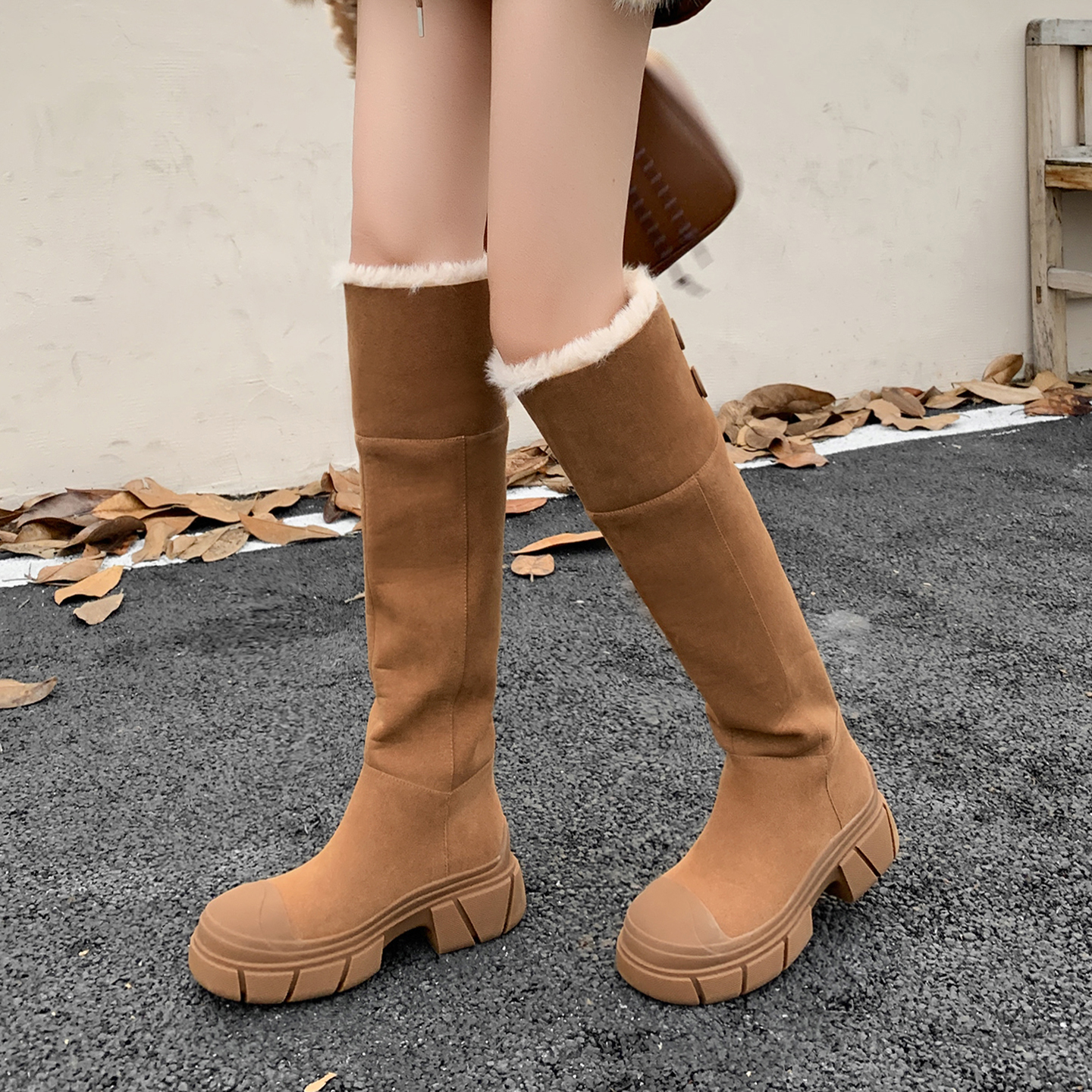 加绒雪地靴高跟绒面两穿保暖靴子