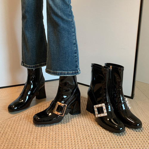 漆皮水钻方扣高跟短靴子女2025款