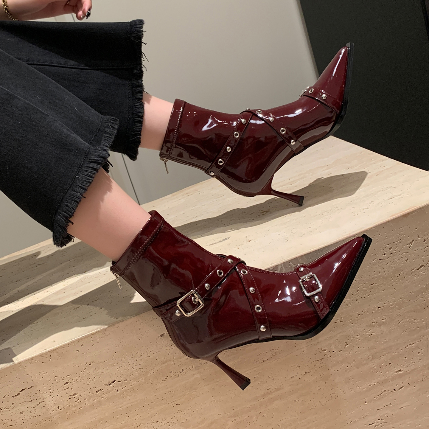 7cm尖头铆钉弹力短靴瘦瘦靴女秋冬新款单靴高跟真皮绑带时装靴子