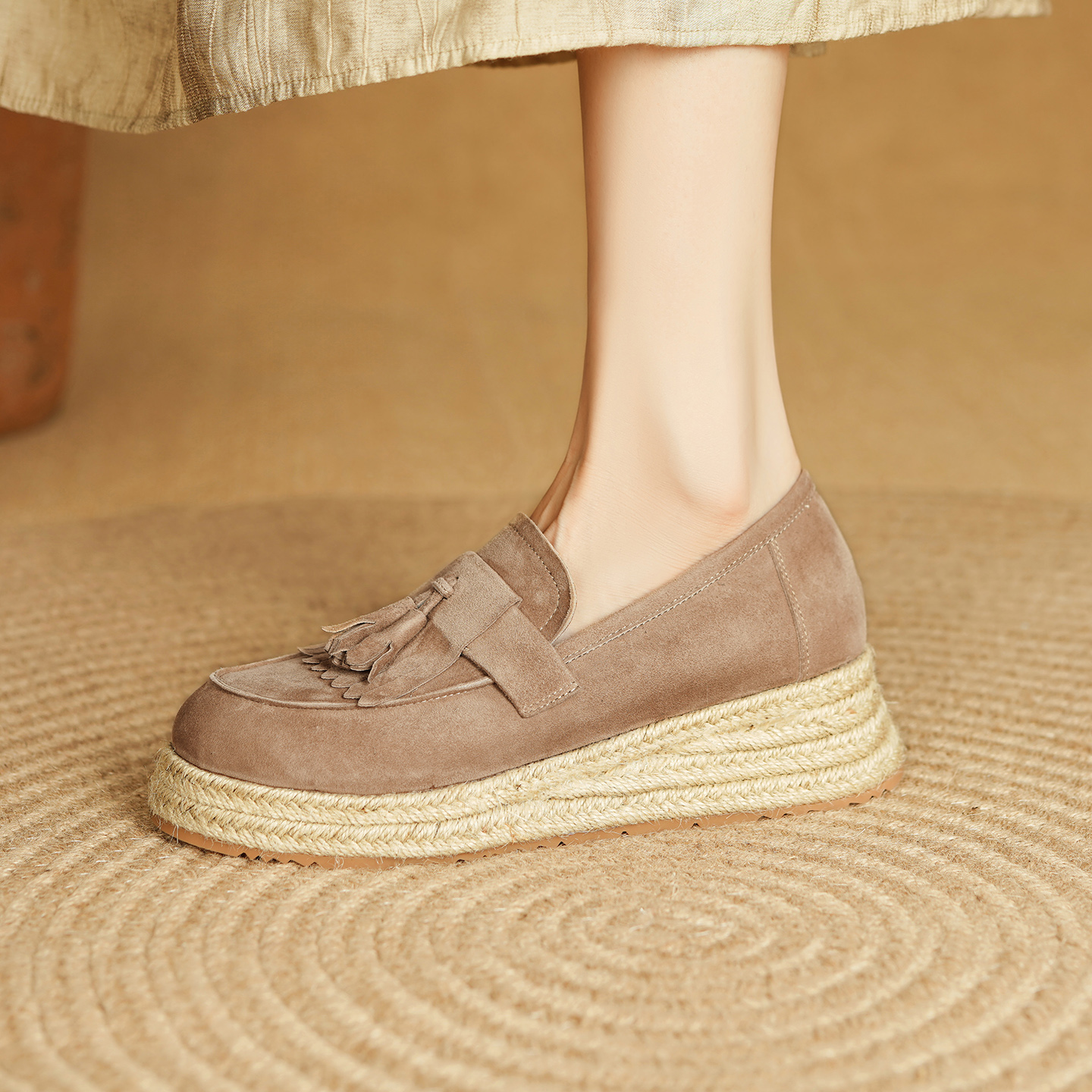 一脚蹬乐福鞋草编底流苏坡跟单鞋