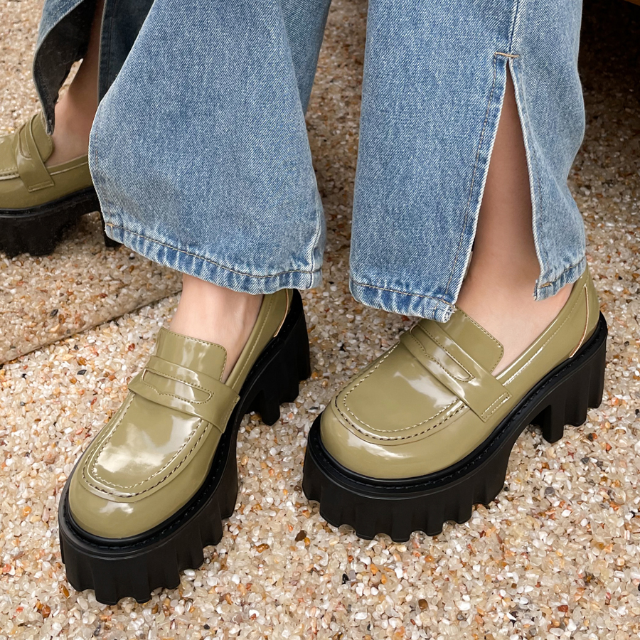 英伦学院风厚底真皮百搭乐福鞋女