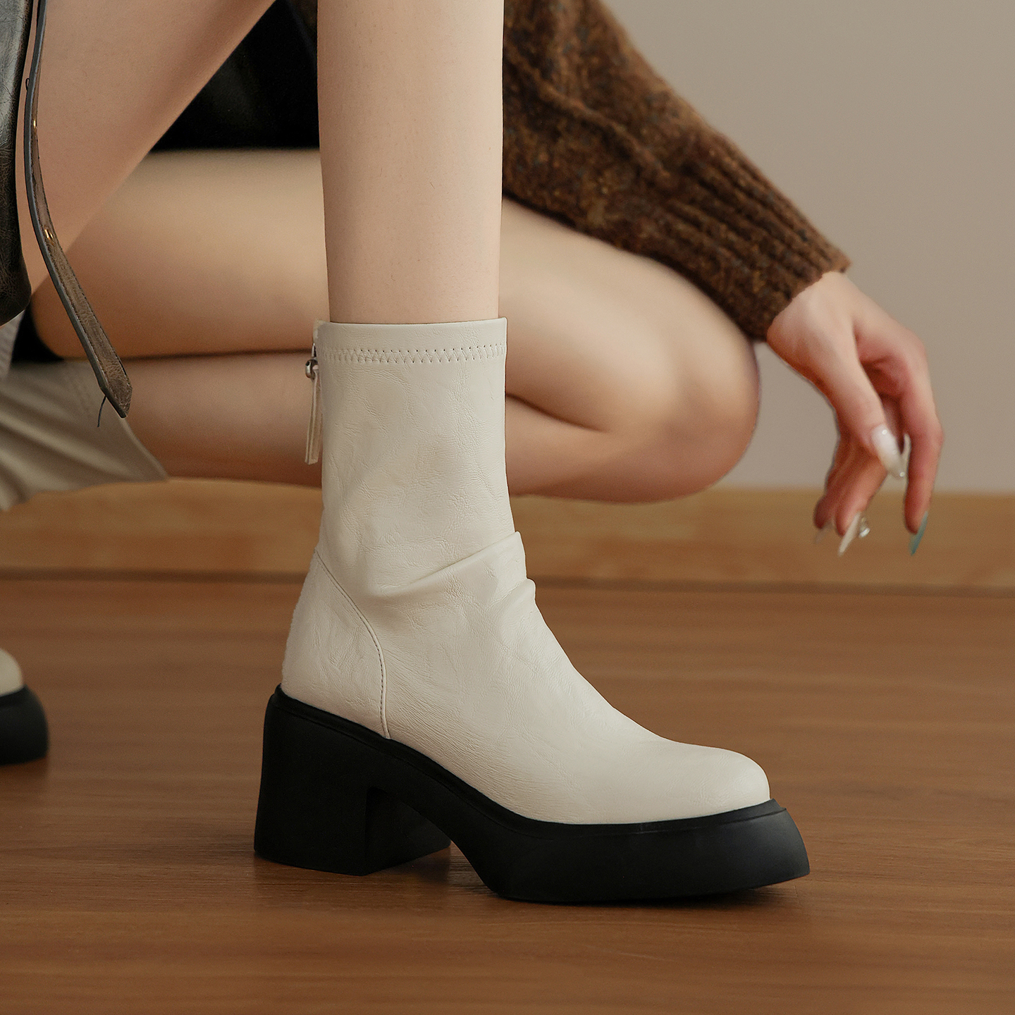 增高弹力瘦瘦靴百搭堆堆马丁靴