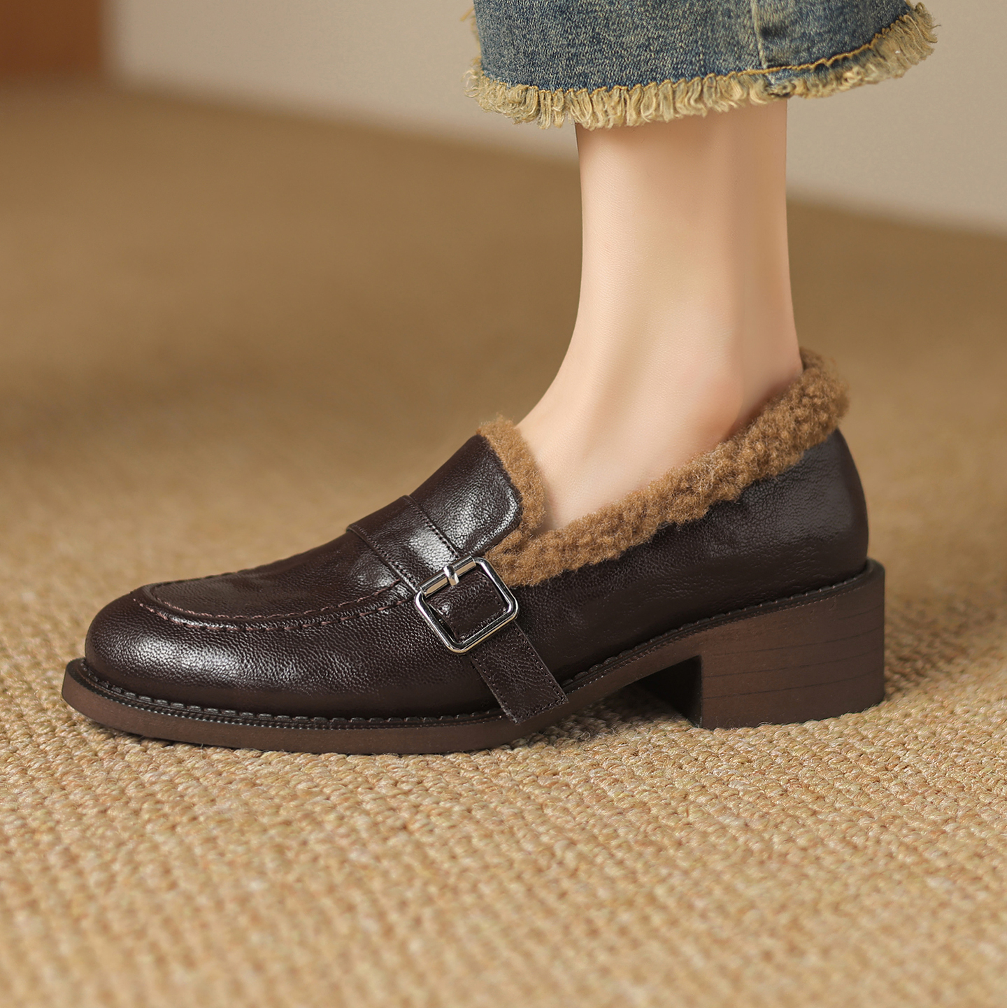 新款百搭毛毛鞋粗跟加绒乐福鞋