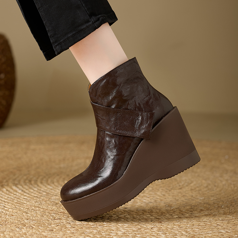 小个子增高加绒防水台高跟马丁靴