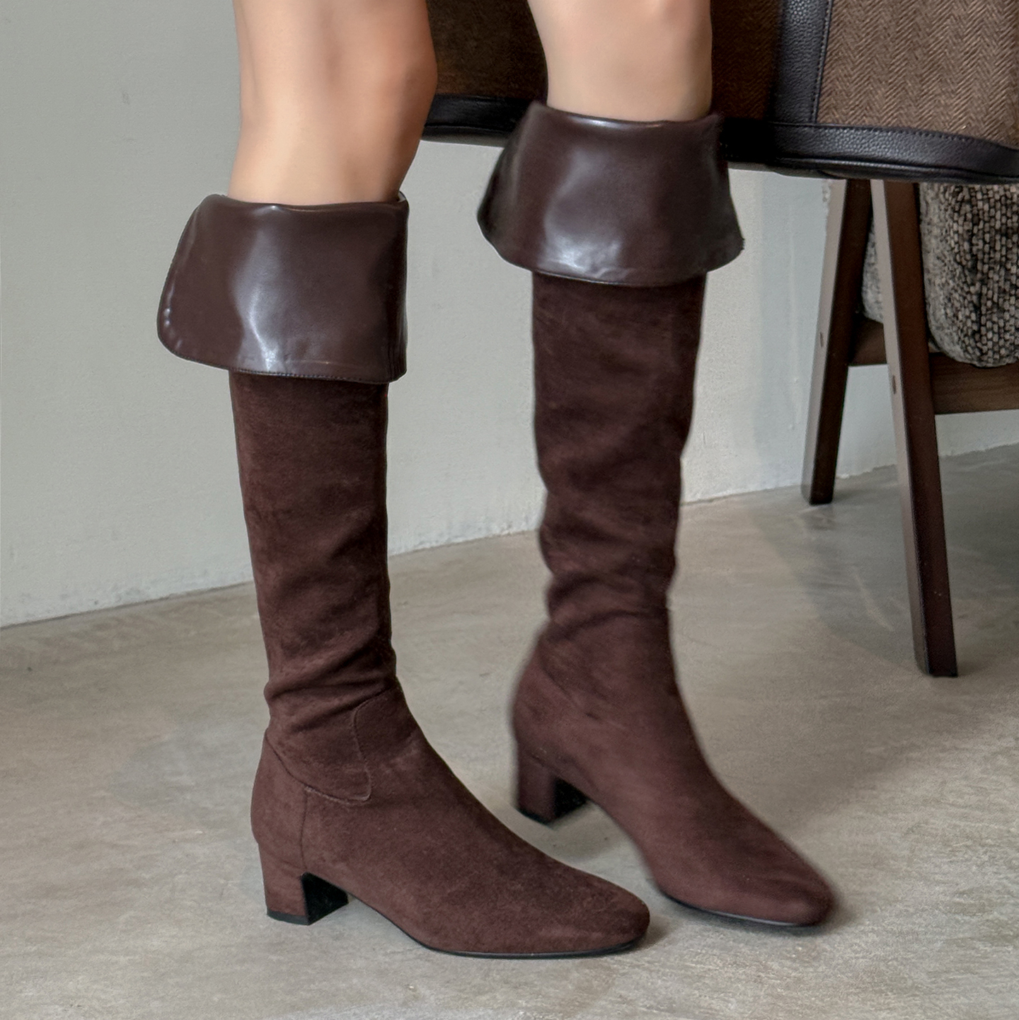 新款绒面长筒靴显瘦方头骑士靴