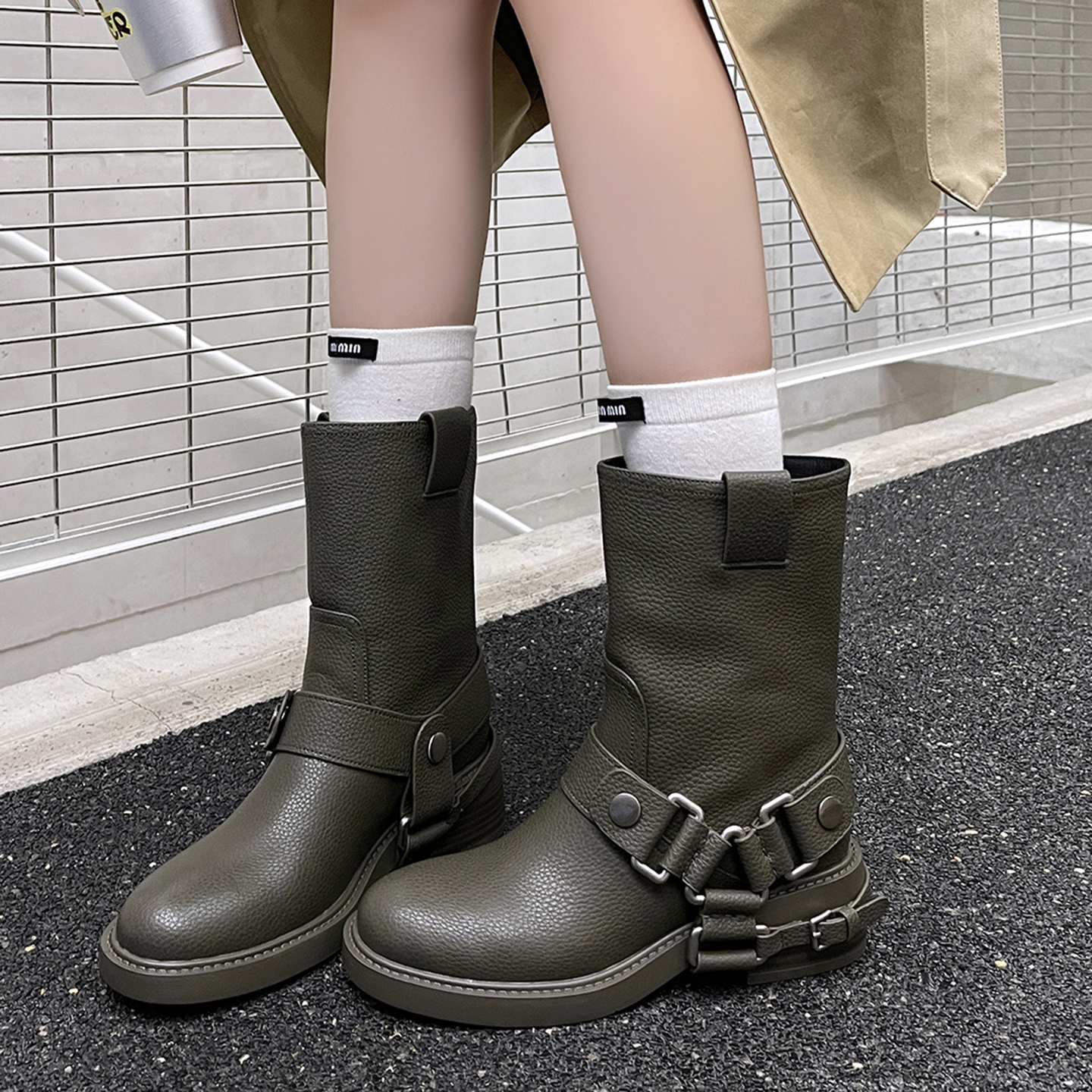 5cm真皮粗跟骑士靴女百搭牛皮圆头显瘦皮带扣机车靴酷帅粗跟短靴