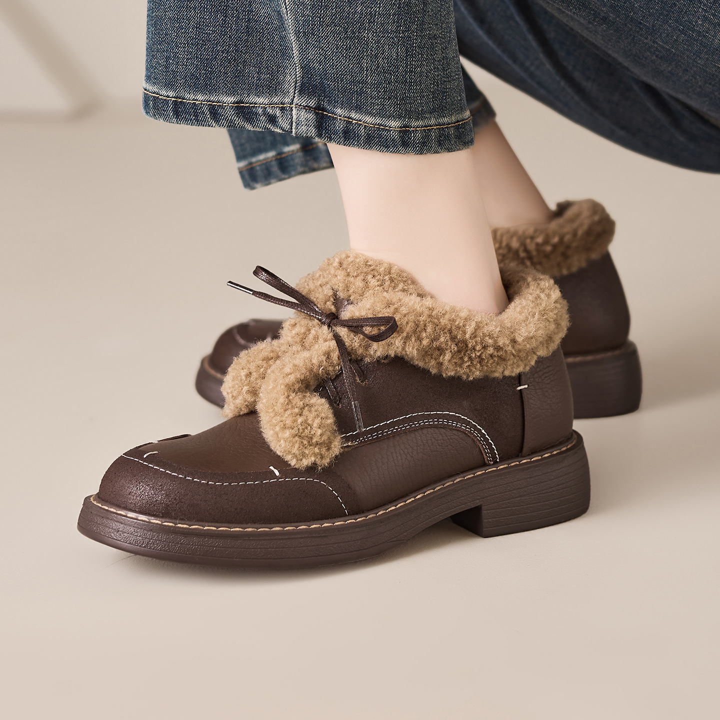 3.5cm真皮粗跟系带毛毛鞋女