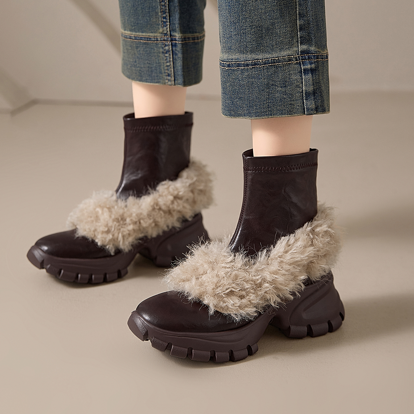 雪地靴圆头厚底小众毛毛短靴子