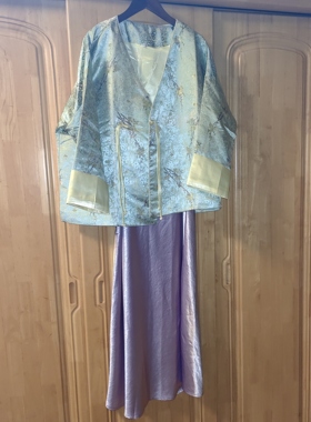 罗绮者重工梅花刺绣外套蓝绿色重工刺绣肌理感上衣缎面刺绣百搭款