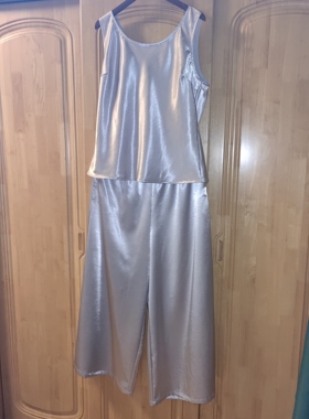 罗绮者真丝重缎背心重缎阔腿裤两件套高货银色缎面背心阔腿裤套装