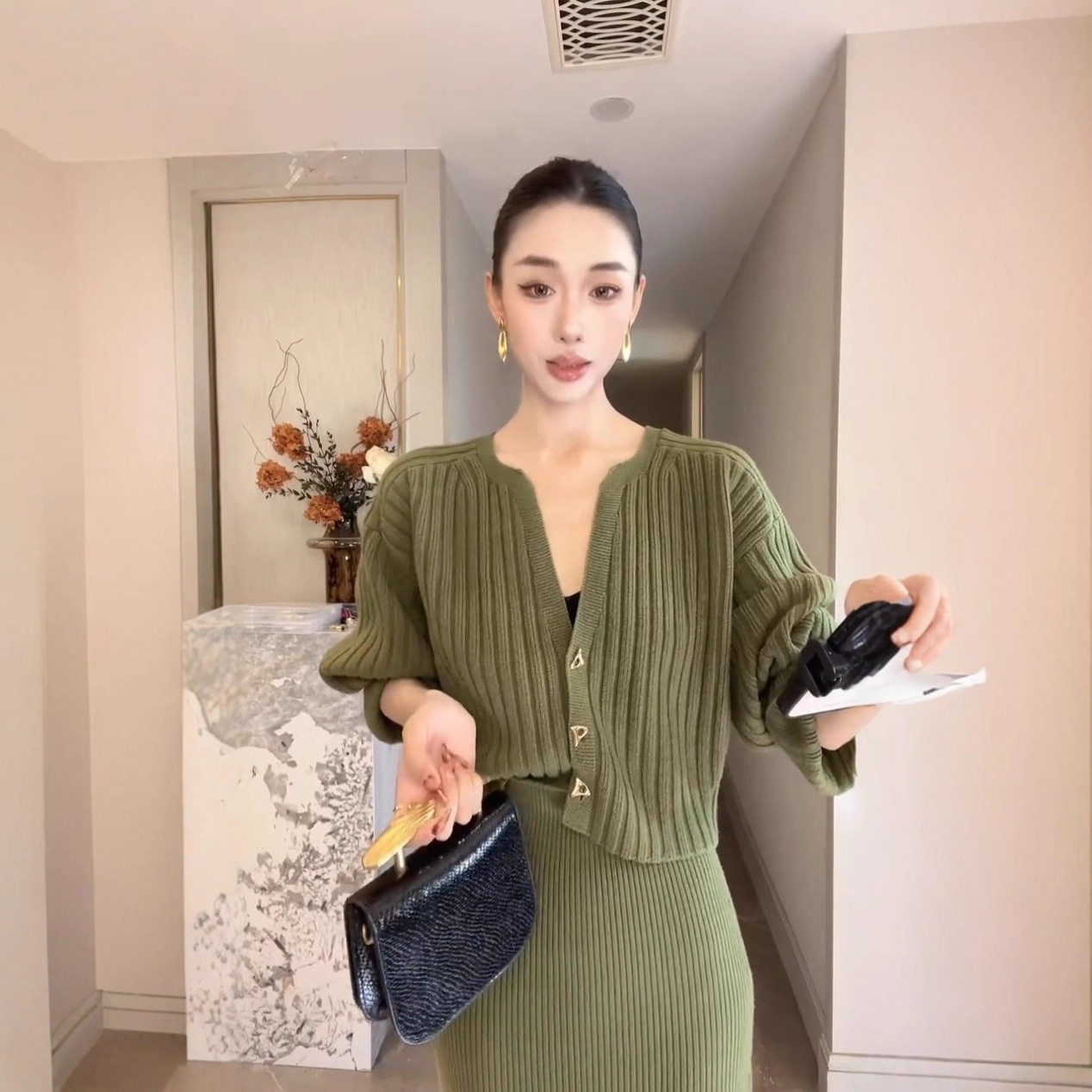 轻熟风时髦复古套装裙女秋季法式御姐范短款针织开衫半身裙两件套