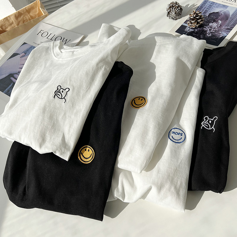 刺绣笑脸叠穿打底长袖T恤女宽松