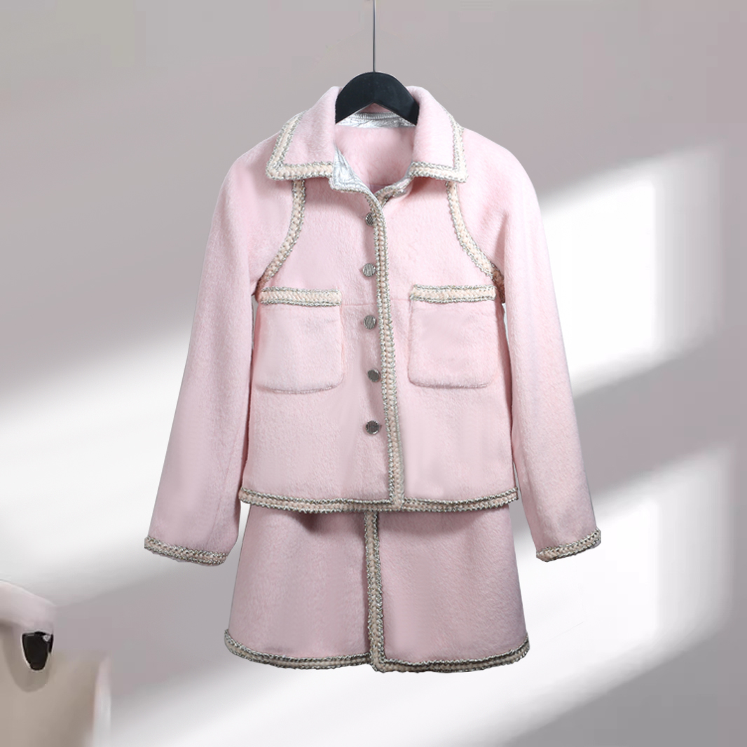 粉色外套半身裙两件套小个子穿搭