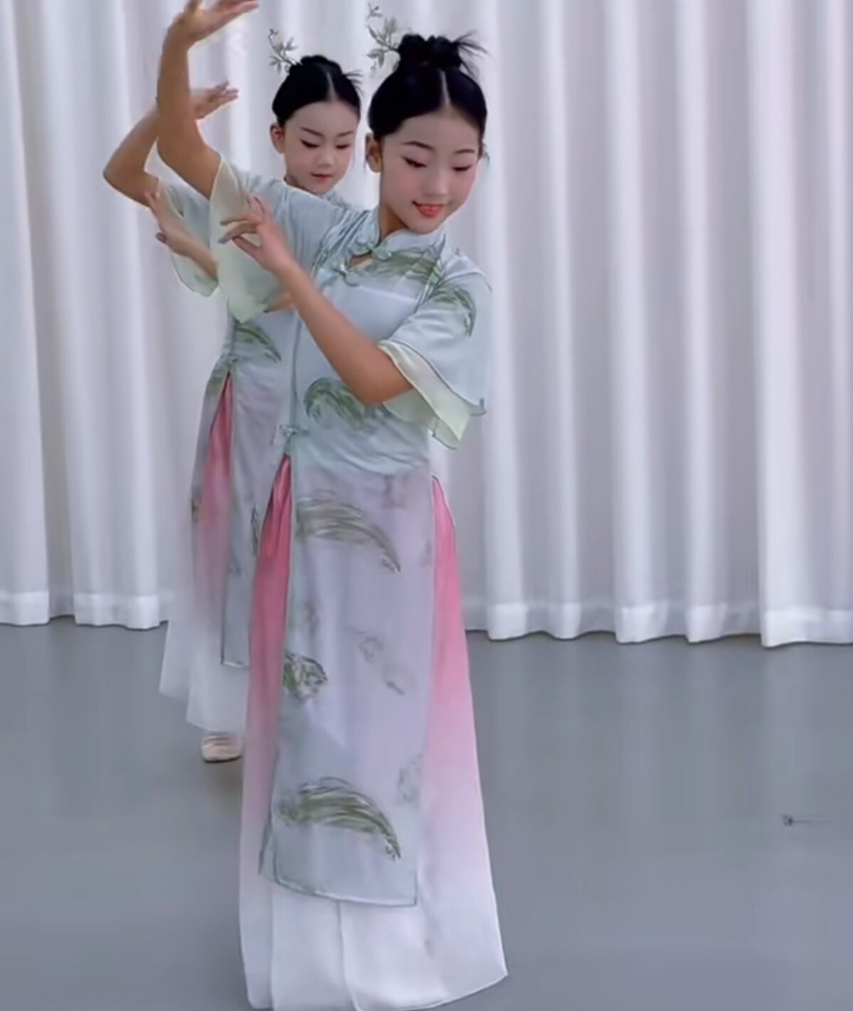 烟雨行舟舞蹈服装儿童旗袍套装春三月表演服有位姑娘古典舞表演服图片