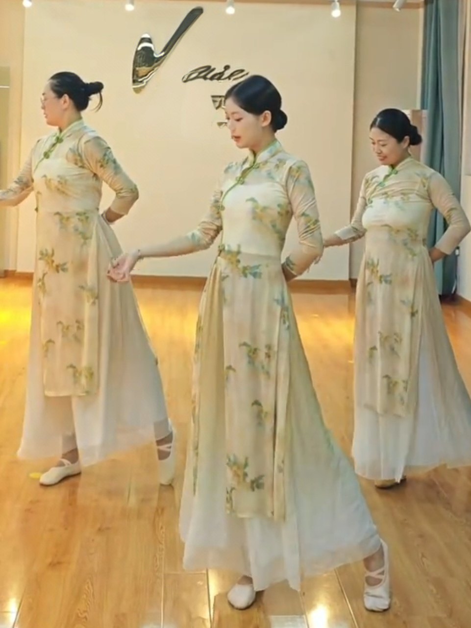 春三月舞蹈旗袍人间烟火高弹力演出服形体身韵团体服装青花瓷表演