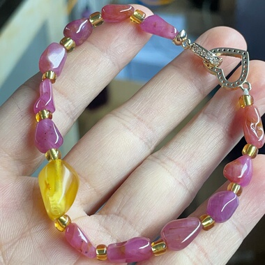 天然红宝石搭配蜜蜡手链颜色艳丽无烧无填充无注胶时尚扣头随心搭