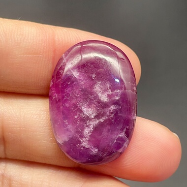 32.88ct天然无烧红宝石原石19*27mm镶嵌吊坠背云纽扣女新中式首饰