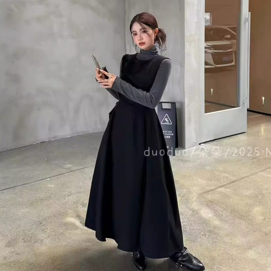 朵朵秋冬季新款法式赫本风气质设计感圆领无袖背心收腰大摆连衣裙