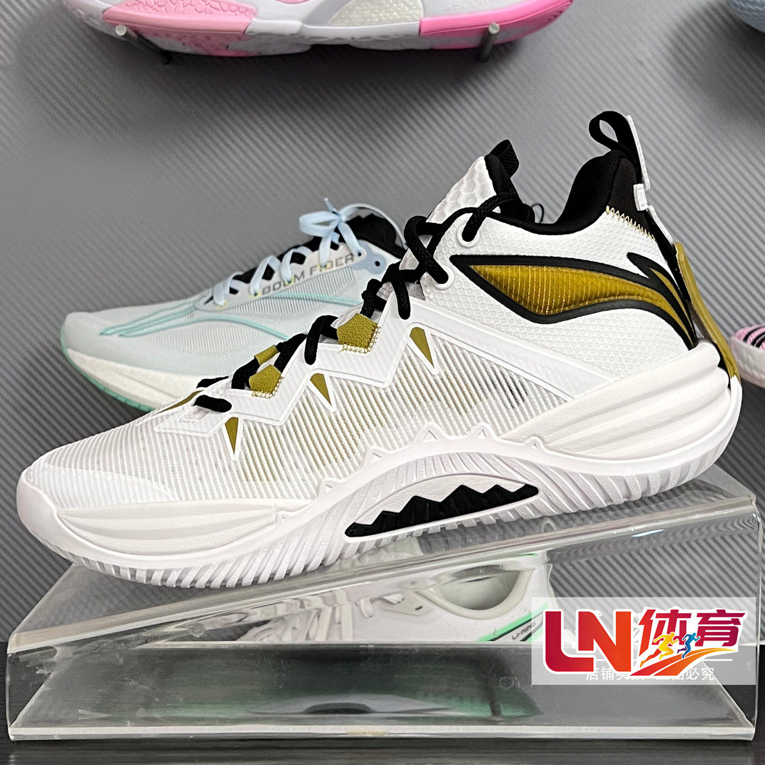 李宁篮球鞋2025夏新品反伍暴风男子轻量高回弹篮球外场鞋ABFV017