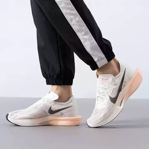 耐克ZoomXVaporflyNEXT%3跑鞋