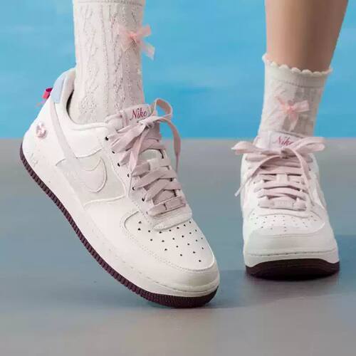 NikeAirForce1低帮板鞋
