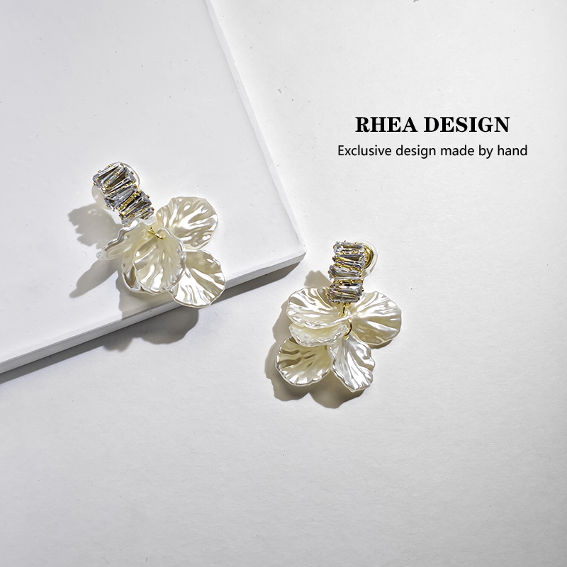 白色花瓣耳环女森系甜美耳饰个性气质名媛大气长款耳坠无痛耳夹